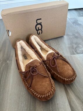 UGG Women’s Brown Dakota Slipper